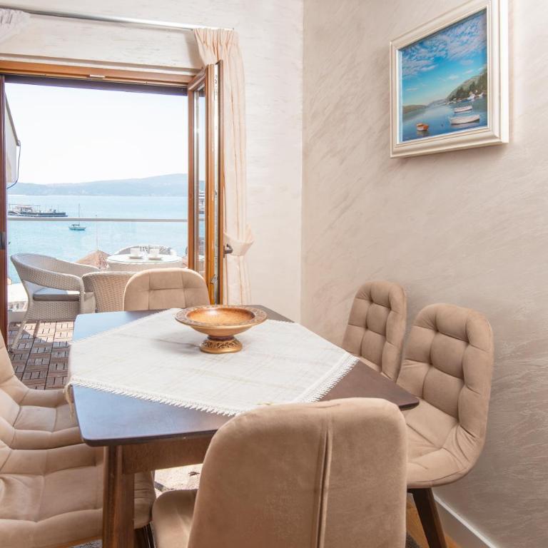 Apartment Delfin - Three-Bedroom Apartment - 4