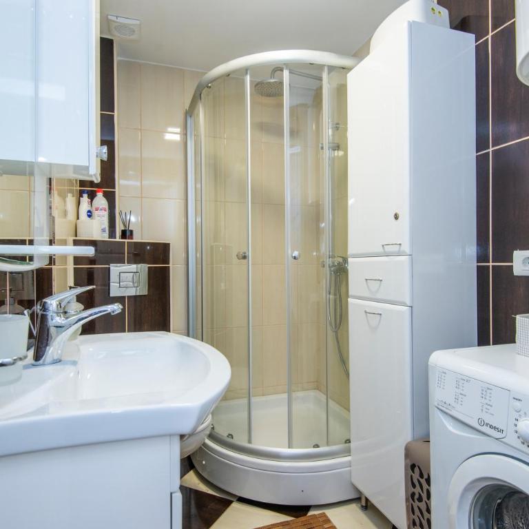 Apartment Delfin - Three-Bedroom Apartment - 17