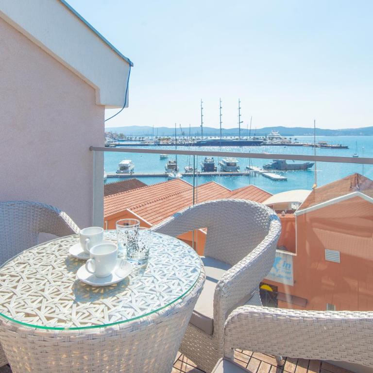 Apartment Delfin - Three-Bedroom Apartment - 27