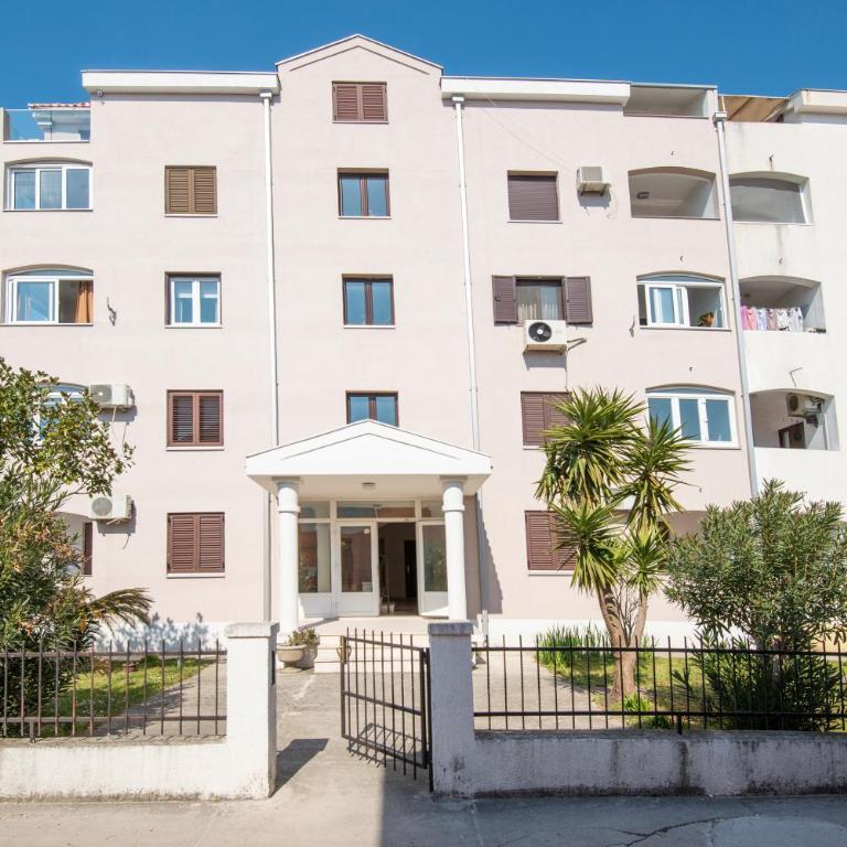 Apartment Delfin - Three-Bedroom Apartment - 28