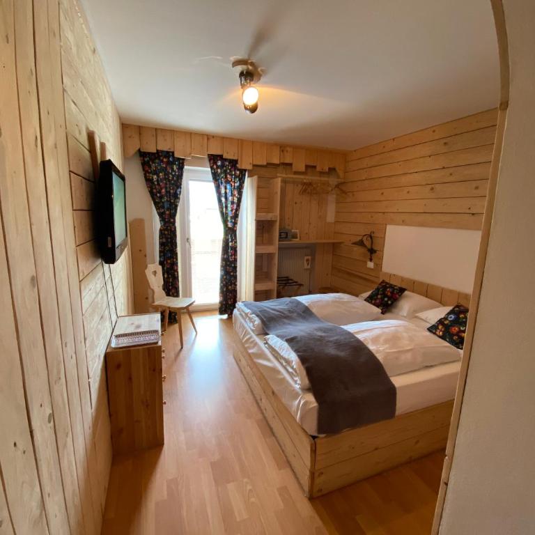 Hotel Almhof - Doppelzimmer mit Balkon - 4