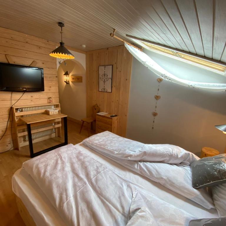 Hotel Almhof - Doppelzimmer - Dachgeschoss - 5