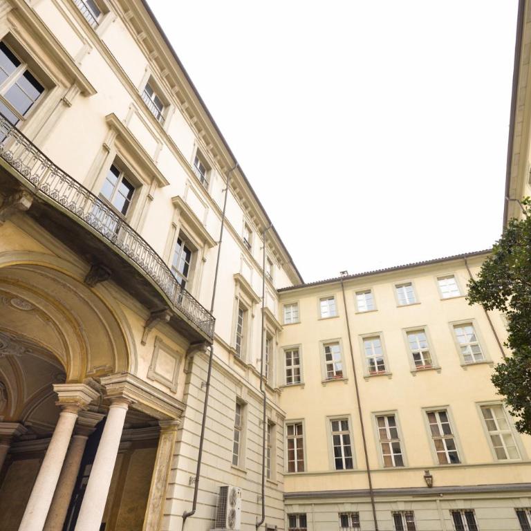 Top Living Apartments - Torino Centro - One-Bedroom Apartment - 12