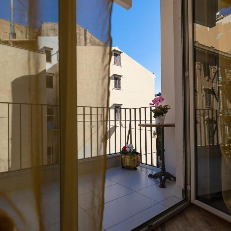 Ai Bastioni del Massimo - Camera Tripla Basic con Bagno in Comune - 15