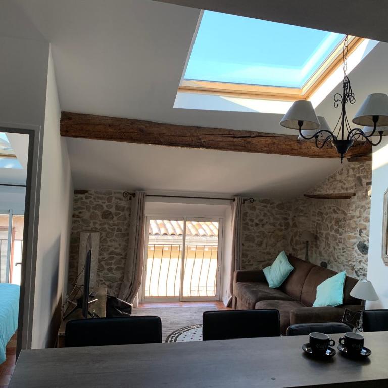 Loft 3 pièces dans vieil Antibes - Two-Bedroom Apartment - 2
