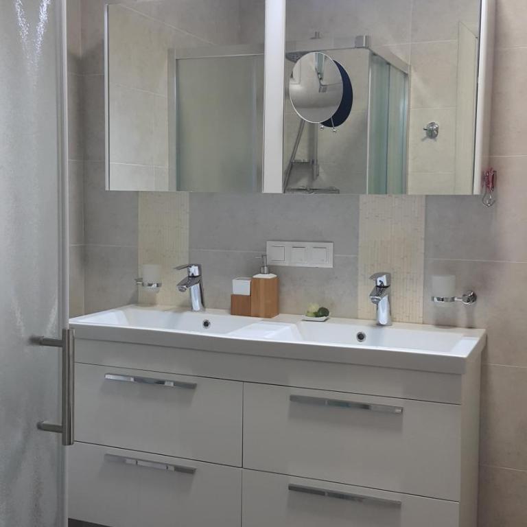 Charming apart with a big terrase and fireplace - Three-Bedroom Apartment - 19