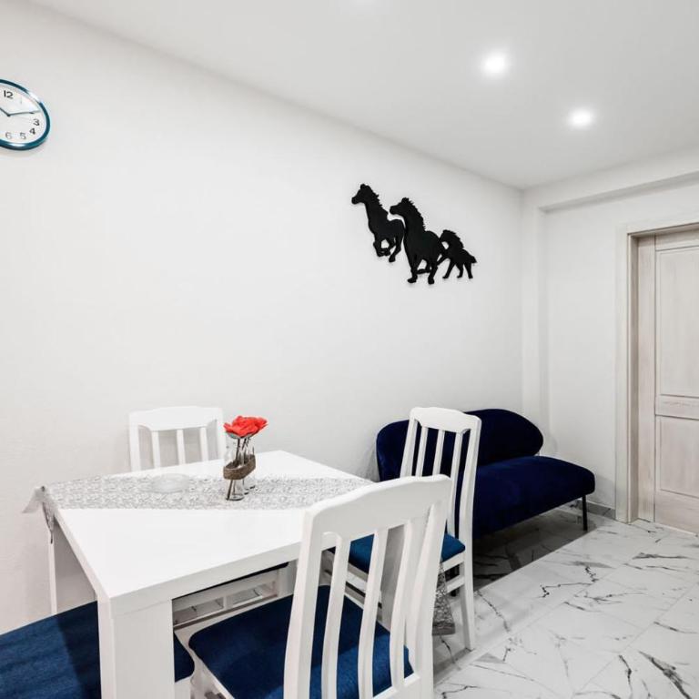 Apartments Sophia - One-Bedroom Apartment - 12