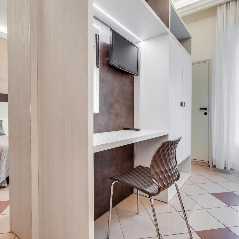 Hotel Dolcevita - Superior Double Room - 4
