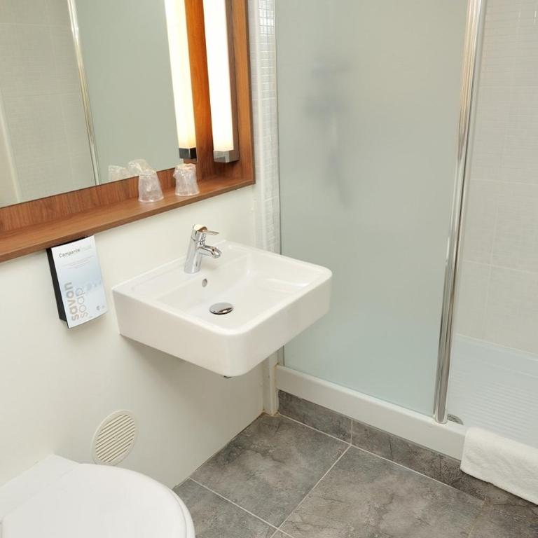 Campanile Annecy - Cran Gevrier - Standard Double Room - 14