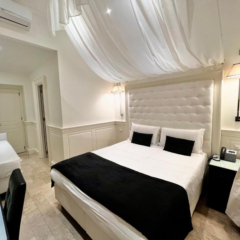 Hotel dei Quiriti Suite - Camera Matrimoniale Deluxe - 2