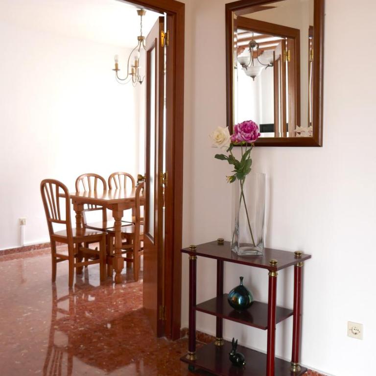 Casa Soleada Calle Tranquila Junto a FIBES - Casa - 10