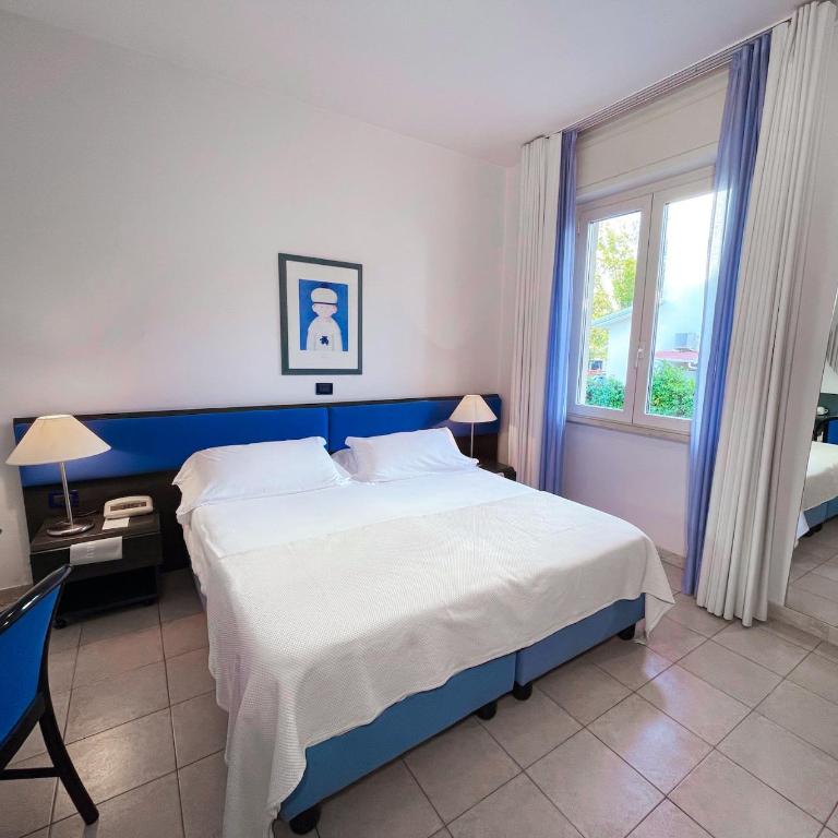 Hotel Domus - Camera Budget Matrimoniale/Doppia con Letti Singoli - 1