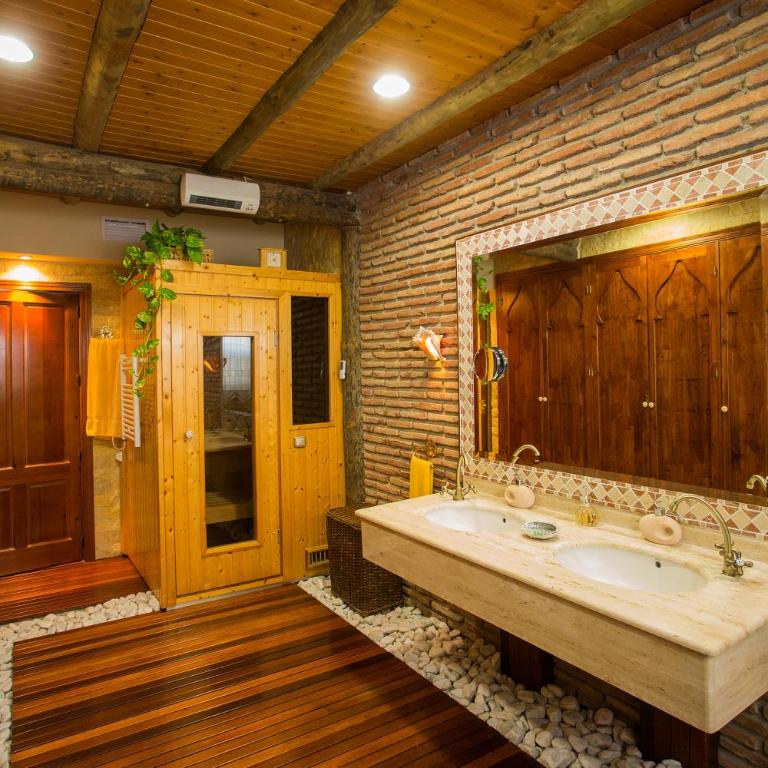Indonesian Palace Luxurious Boutique - Villa - 18