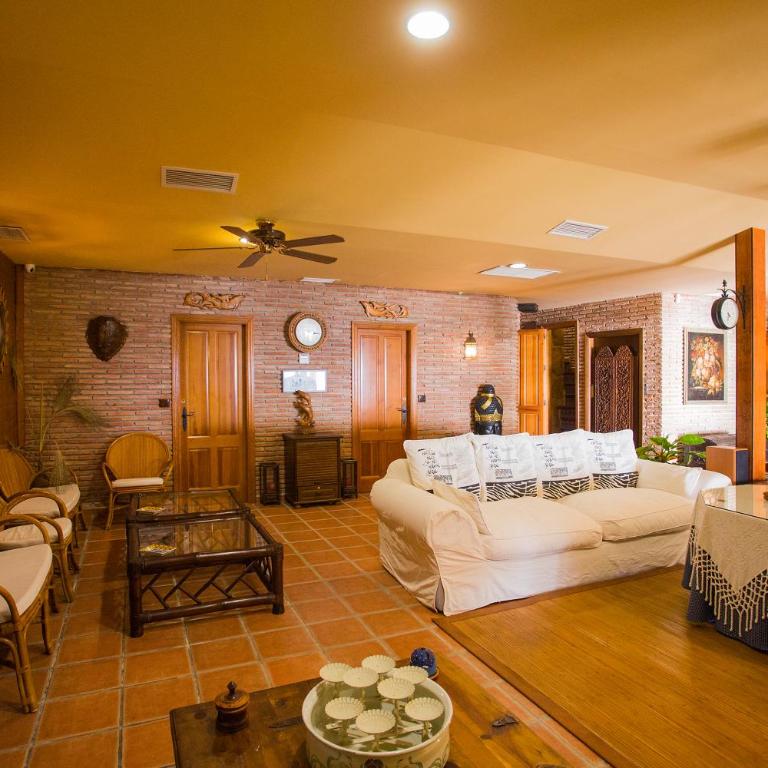 Indonesian Palace Luxurious Boutique - Villa - 29