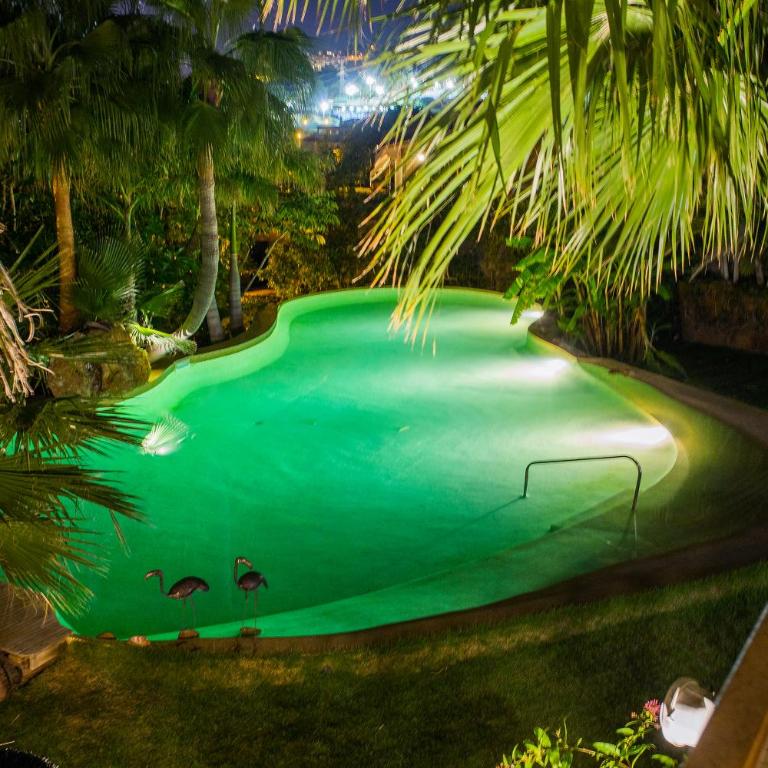 Indonesian Palace Luxurious Boutique - Villa - 4