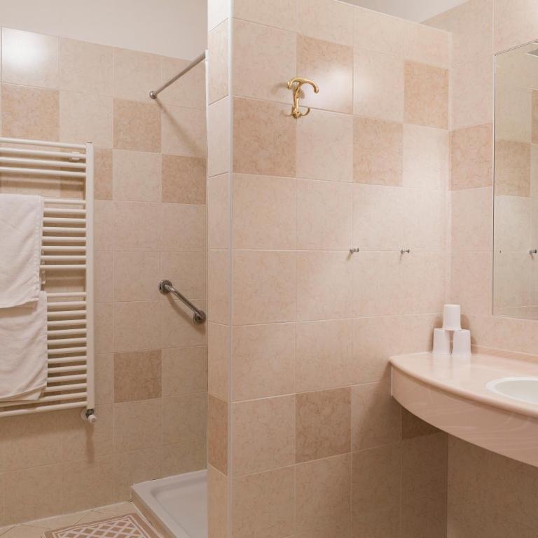 Hotel Markushof - Adults only - Habitación Triple Deluxe - 4