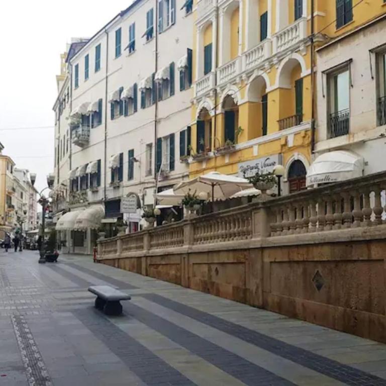 GIARDINO IN CITTA; CENTRALISSIMO - Appartamento con 2 Camere da Letto - 69