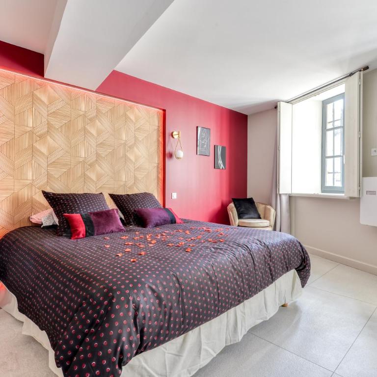 Les Gîtes de Laure - O Lit Divin, Instant de volupté, BALNEO SAUNA, Climatisation, 160m de la Cité Médiévale - Superior Apartment mit Sauna - 8