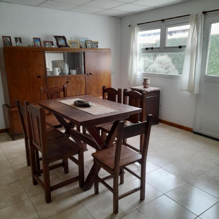 Casa de descanso para 6 en Tandil - Three-Bedroom House - 6
