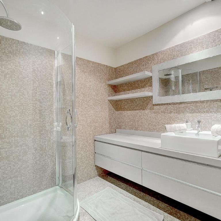 Cannes banane 50m croisette, luxueux 4 pièces dans résidence de standing - Appartement 3 Chambres - 18