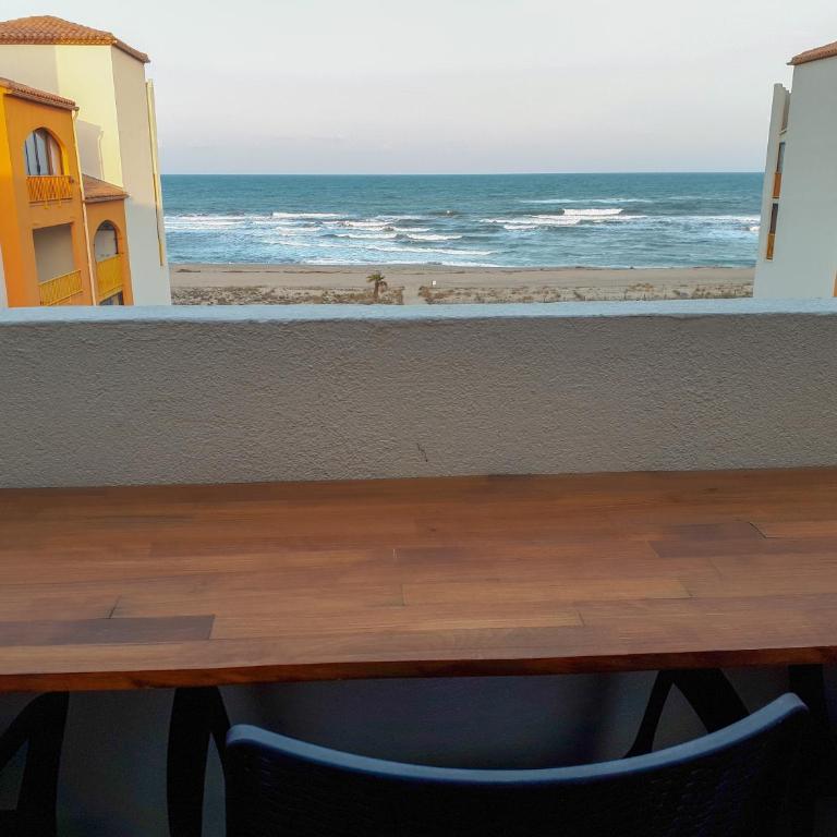 Superbe vue mer avec accès direct plage et parking - Apartment mit 2 Schlafzimmern - 51