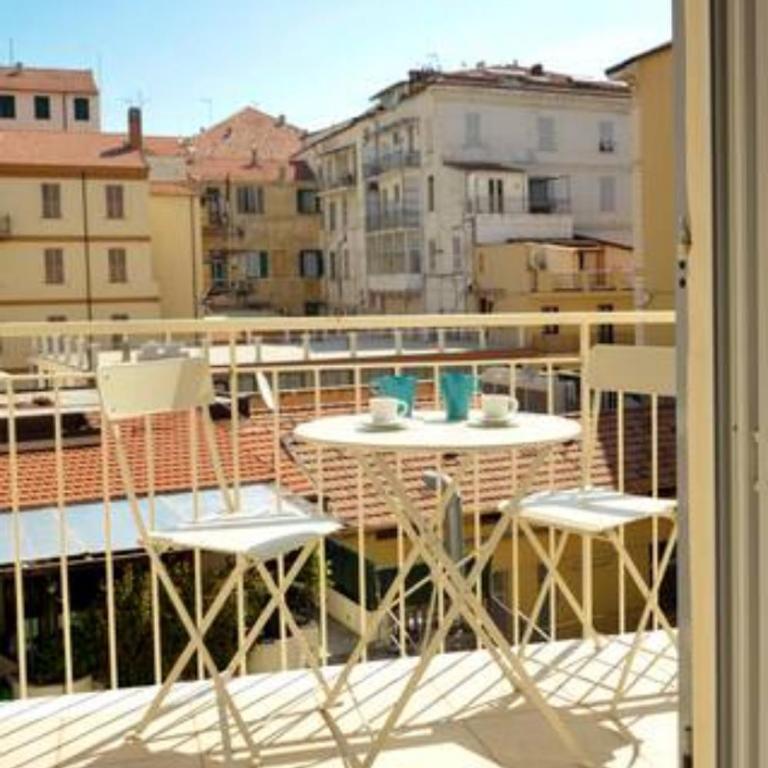 Narciso Centralissimo - One-Bedroom Apartment - 9