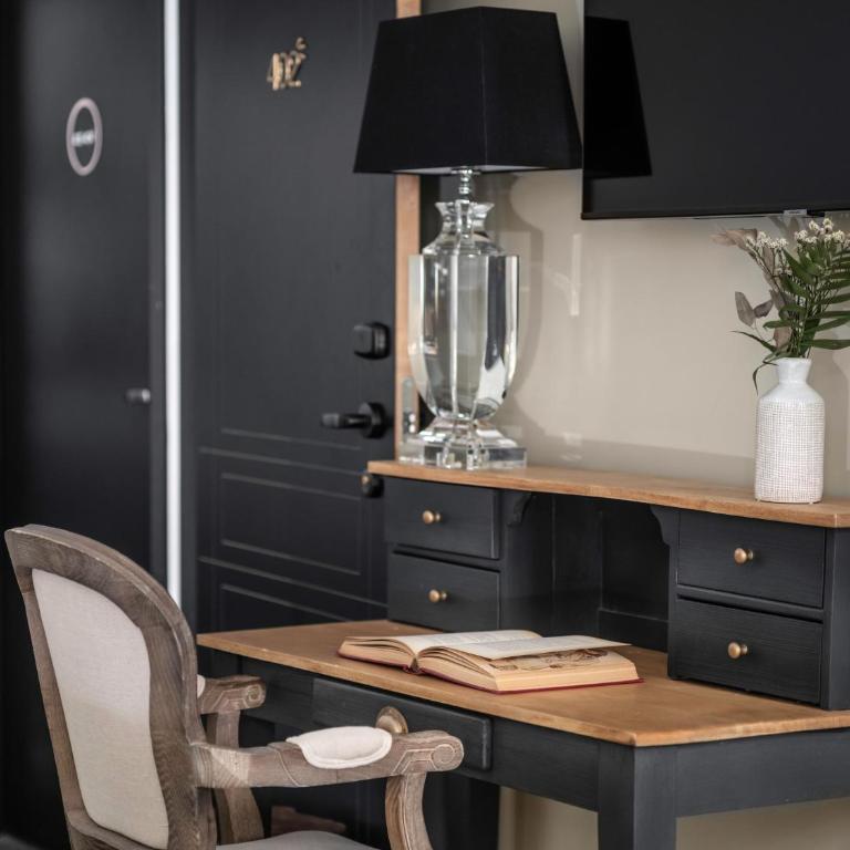 Maisons du Monde Hôtel & Suites - Marseille Vieux Port - Chambre Triple Confort - 4