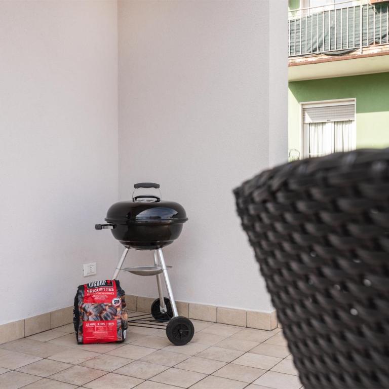 Casa Caterina, family terrace and BBQ - Three-Bedroom Apartment - 10