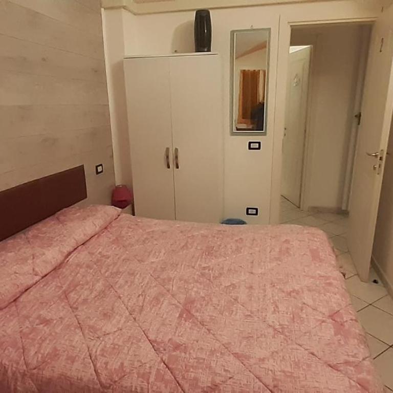 affittacamere marosa - Camera Matrimoniale con Bagno Privato - 5
