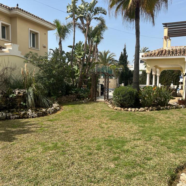 Beautiful villa 2 steps from the BEACH - Villa - 3