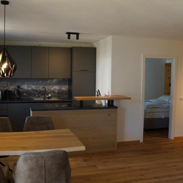 Sun Hill - Apartment 10 - 13