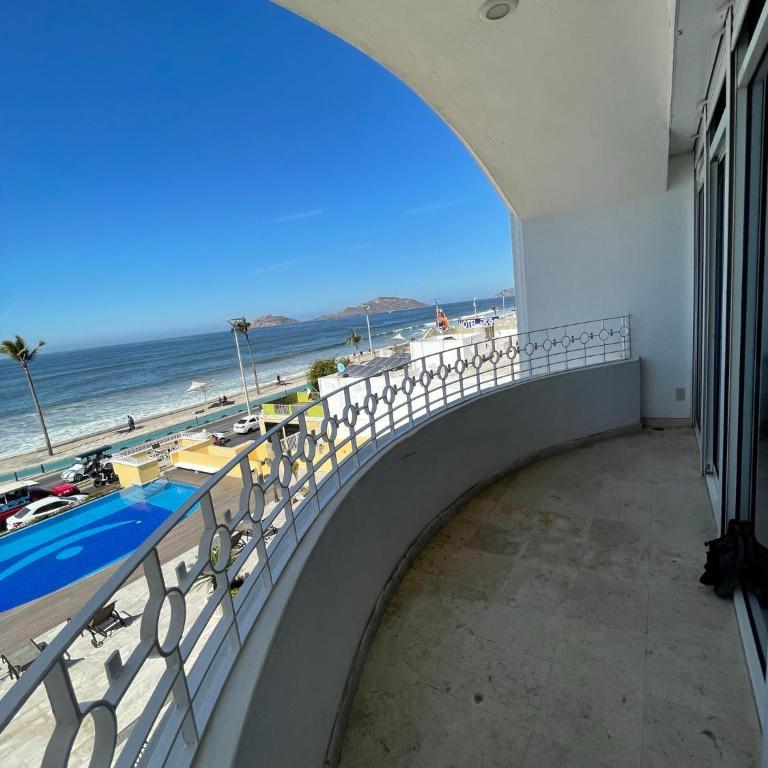 Departamento en Torre Miramar, Malecón de Mazatlán - Two-Bedroom Apartment - 6