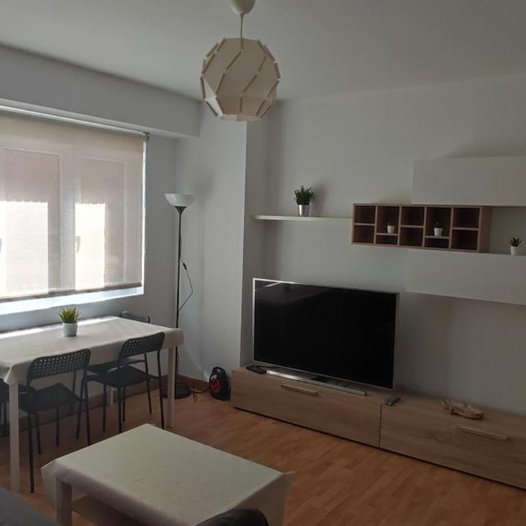 Apartamento en zona céntrica y tranquila. - Apartamento de 3 dormitorios - 2