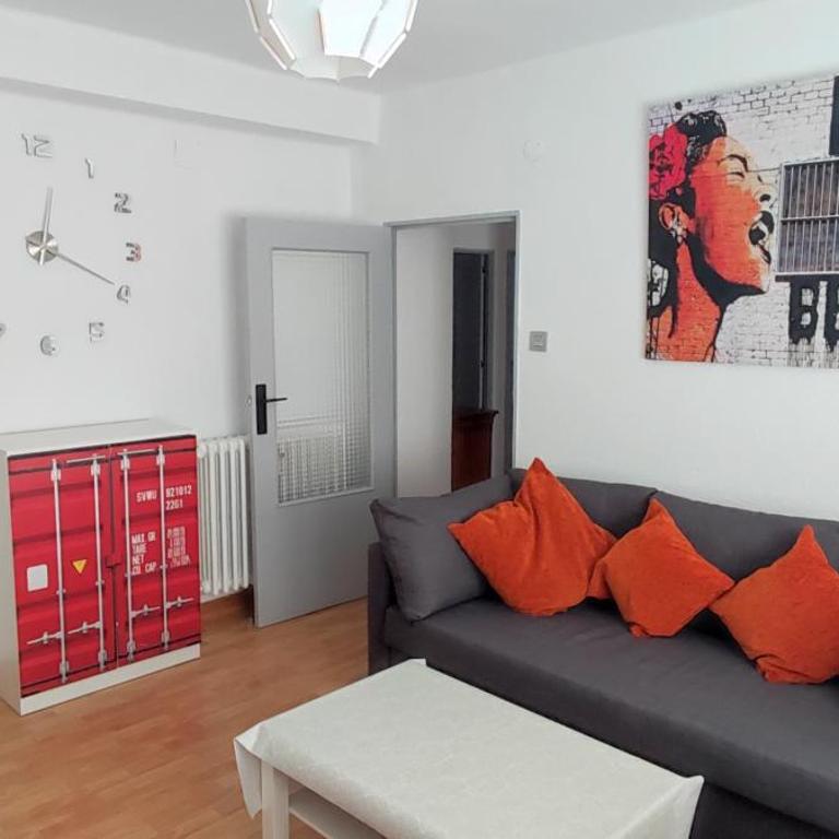 Apartamento en zona céntrica y tranquila. - Apartamento de 3 dormitorios - 3