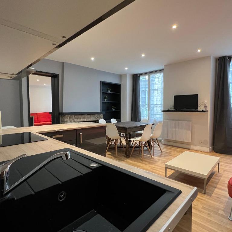 Au coeur de Cauterets, T2 + alcôve. 4P. - Appartement 1 Chambre - 3