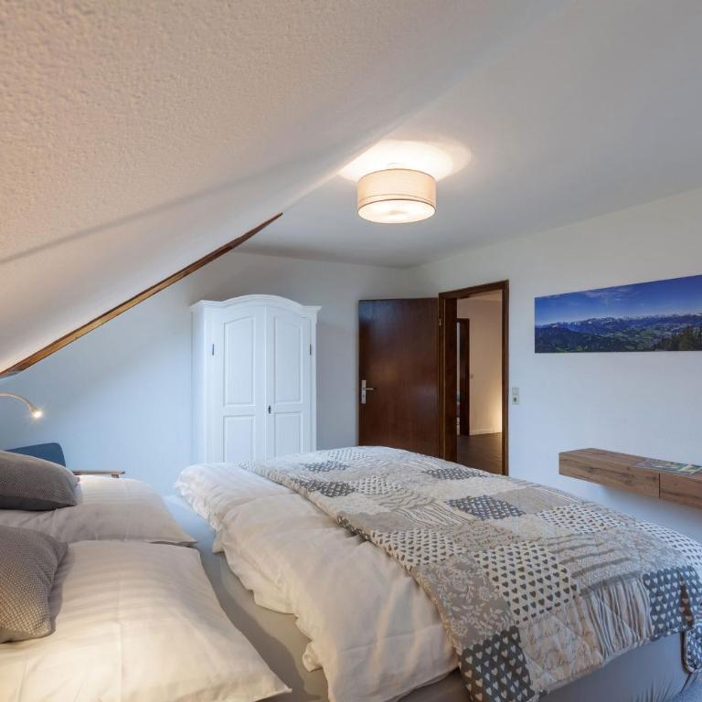 Top 98 qm Ferienwohnung im Allgäu, Balkon und Parkplatz - Apartment mit 3 Schlafzimmern - 4