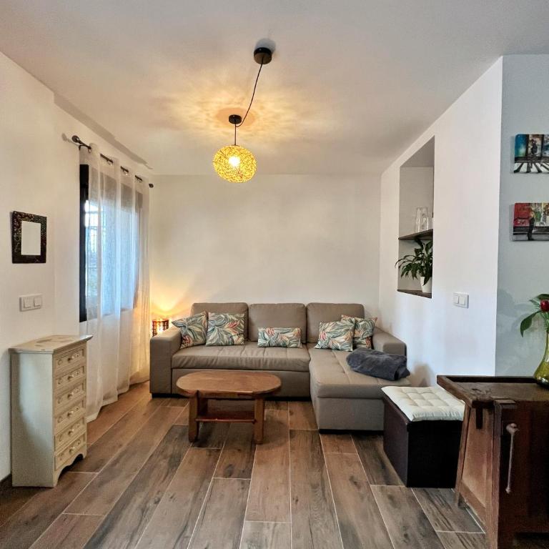 Casita con encanto a 200m de la playa - Two-Bedroom House - 2