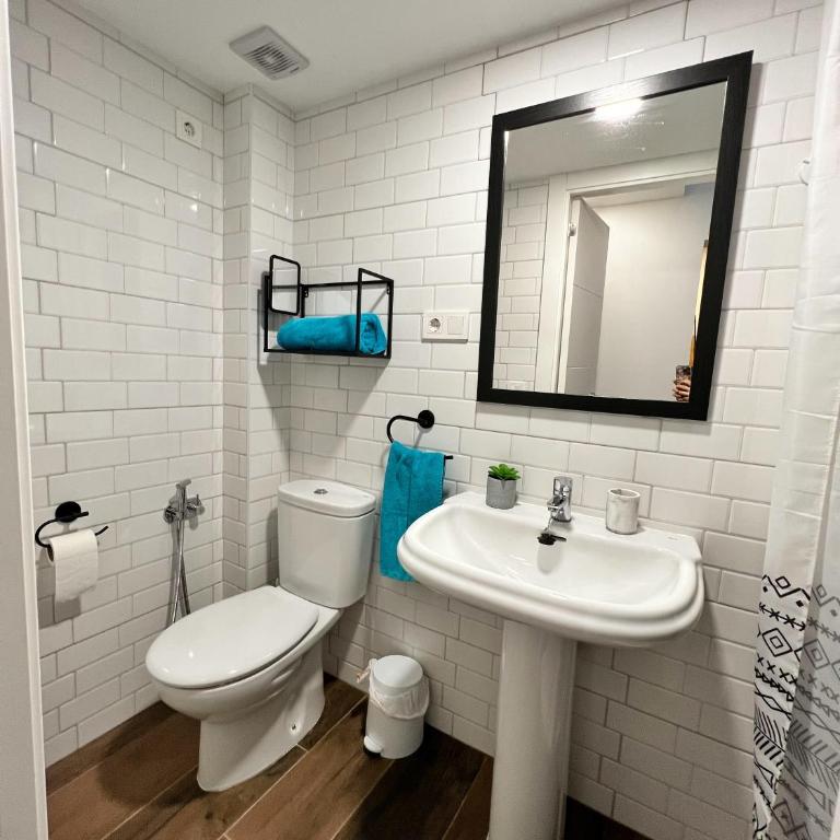 Casita con encanto a 200m de la playa - Two-Bedroom House - 12