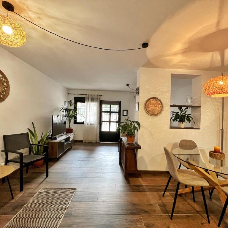 Casita con encanto a 200m de la playa - Two-Bedroom House - 3
