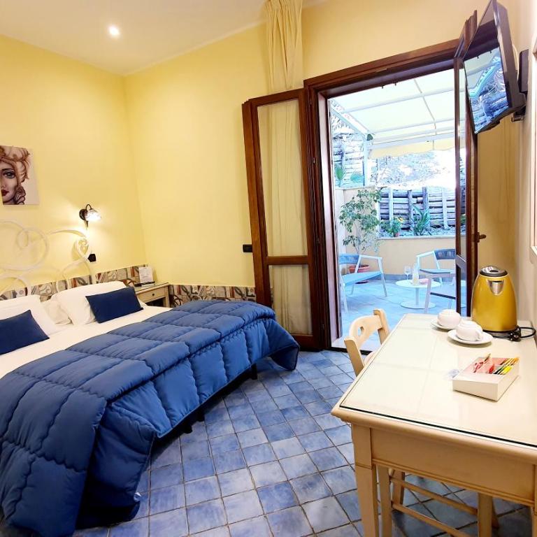 Hotel Cala Marina - Camera Matrimoniale Classic con Patio - 1