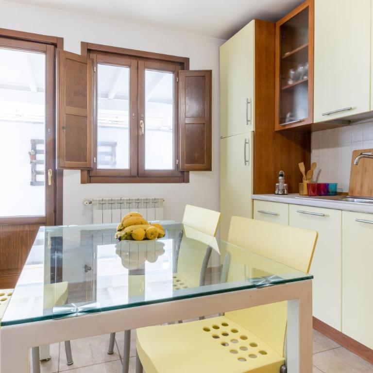 GuestHost - Lecce Colorful Flat with terrace & parking - One-Bedroom Apartment - 8