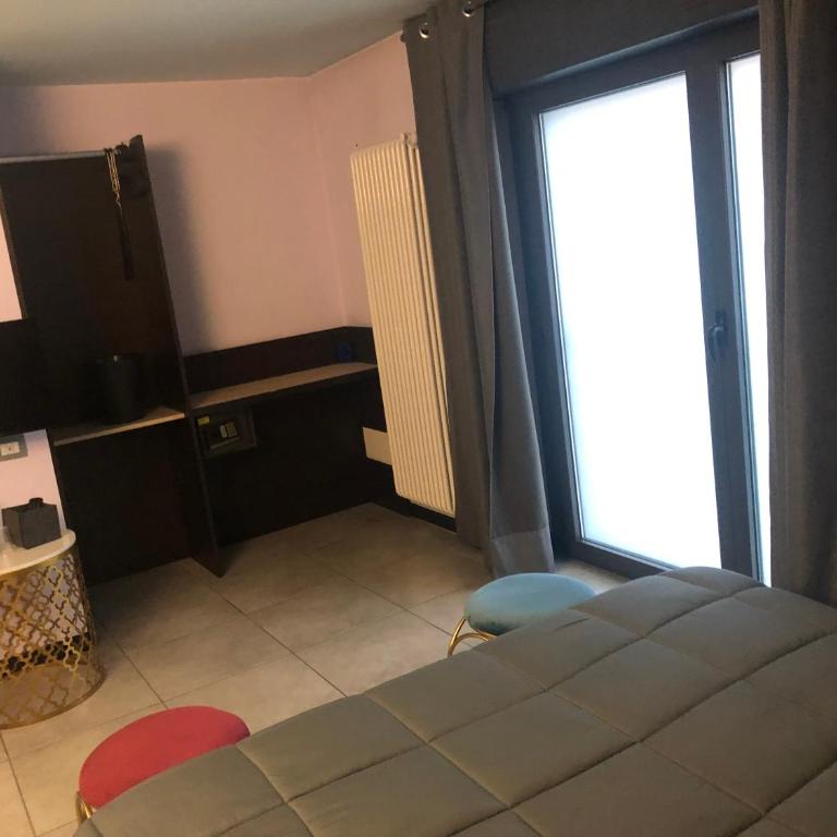 Villa Camilla Milano Easy Rooms Metro 4 - Camera Matrimoniale Superior - 3