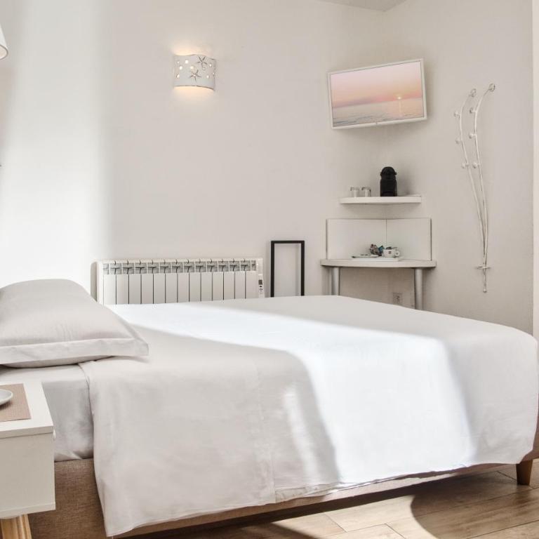 Smart Suite & Apartments - Camera Matrimoniale Comfort - 13