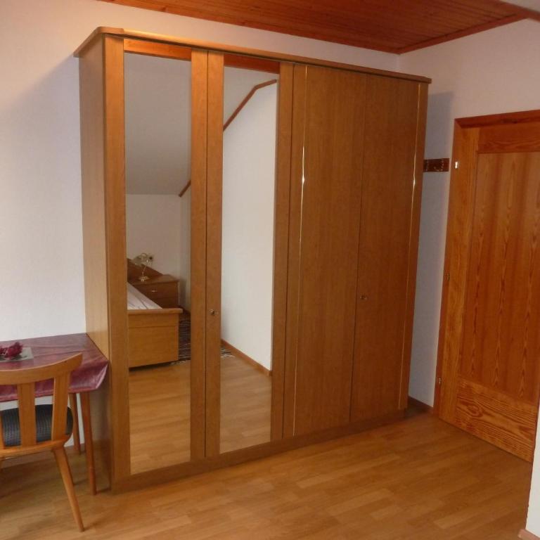 Ferienwohnung Messner-Schauer - Apartment mit 3 Schlafzimmern und Balkon - 47