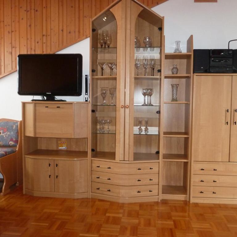 Ferienwohnung Messner-Schauer - Apartment mit 3 Schlafzimmern und Balkon - 55