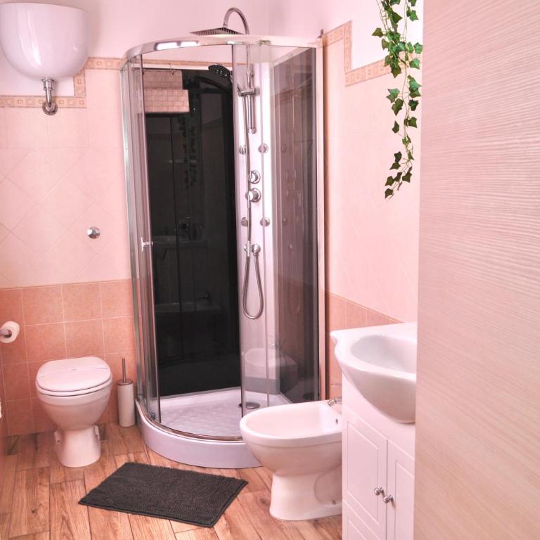 Rosa dei Venti Affittacamere - Camera Matrimoniale con Bagno Privato - 1