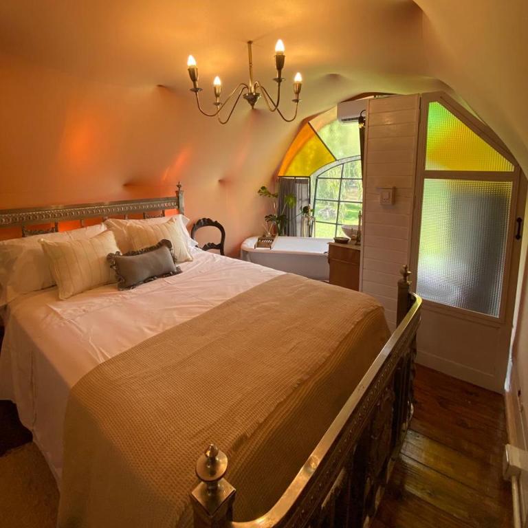 Don Aniceto Lodges & Glamping - Deluxe Double Room with Bath - 4