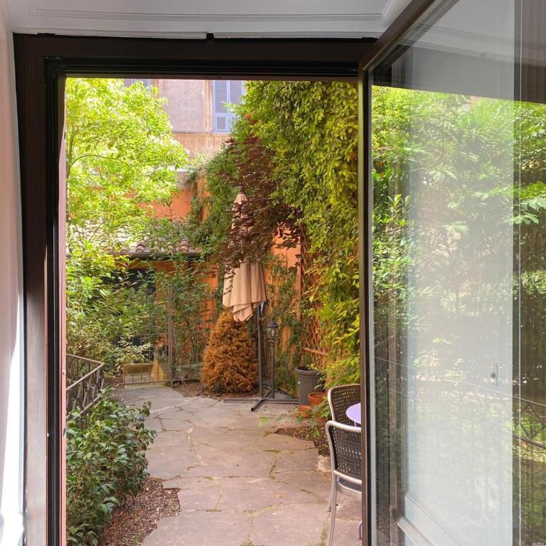 Rione Monti Studio Apt with private garden - Monolocale con Vista Giardino - 3
