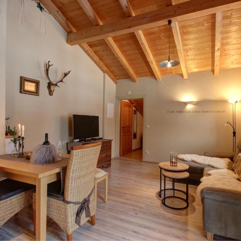 Feriendomizil Stöberl - Chiemgau Karte - Apartment mit 1 Schlafzimmer und Balkon - 2