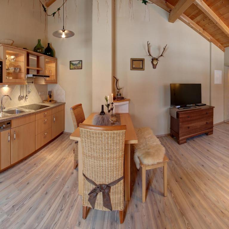 Feriendomizil Stöberl - Chiemgau Karte - Apartment mit 1 Schlafzimmer und Balkon - 8